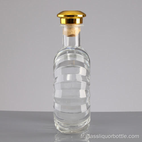 Bouteille de liqueur en verre clair